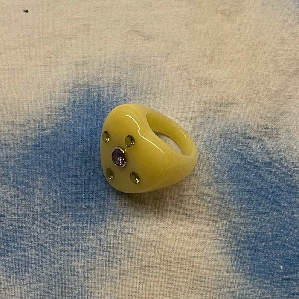 Sandy liang cake ring. Reserved do not buy